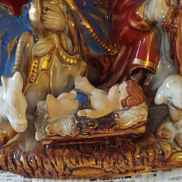 Porcelain Nativity Scene - Picture 6 of 12